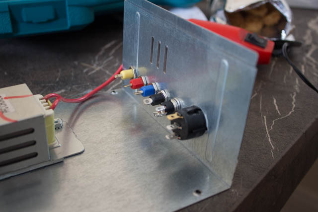 DIY Bench PSU - компоненты установлены