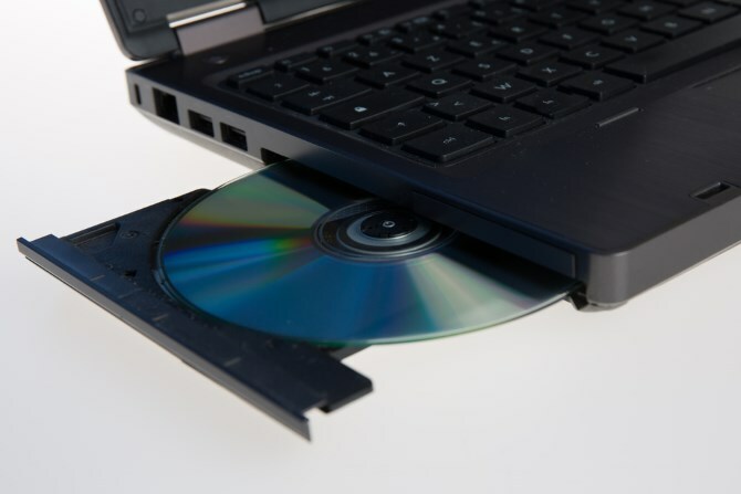 Как играть в игры без компакт-диска, используя без CD Cracks muo gaming nocdcracks dvddrive