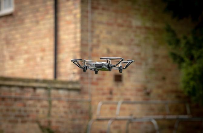 DJI Tello: самый симпатичный маленький дрон, и всего за 99 долларов Tello 1