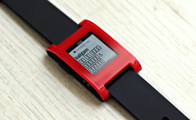 Pebble SmartWatch обзор