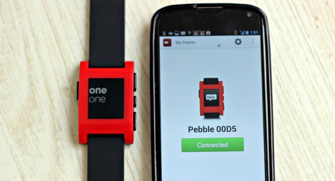 Pebble SmartWatch обзор