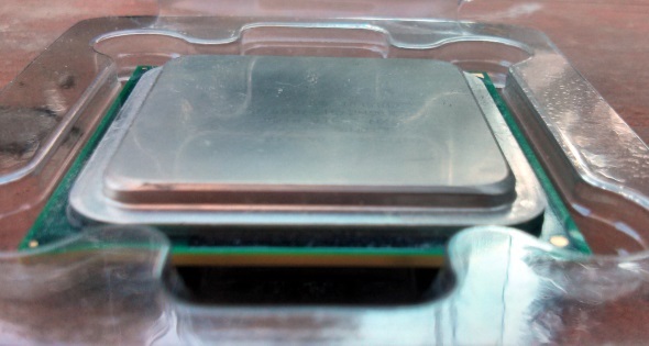 процессор Intel с крышкой