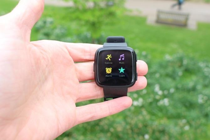 Fitbit Versa Review: лучший носимый Fitbit еще? Фитбит Верса 1