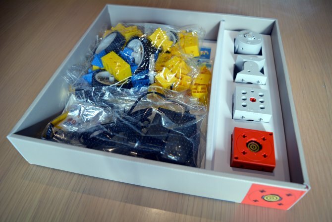 Коробка Тинкерботов внутри