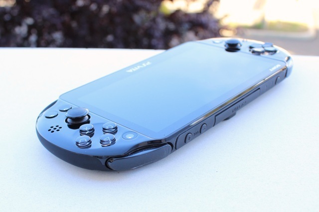 Обзор PlayStation Vita Slim и бесплатная раздача Обзор PlayStation Vita Slim 6