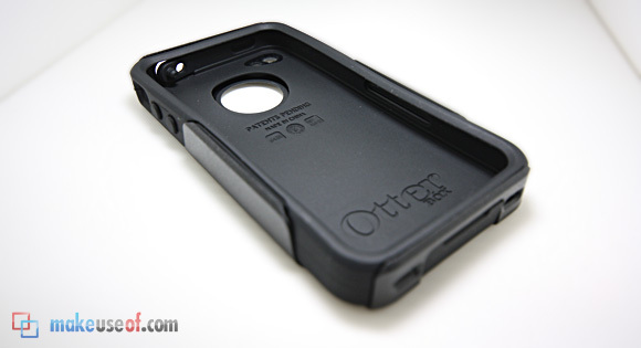 Дешевая распродажа: iPhone 4 Defender (+ чехлы для пригородных от Otterbox) commuter4